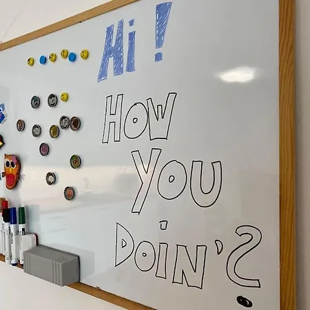 Spacious In A Quiet Neighbourhood + Private Parking Appartement