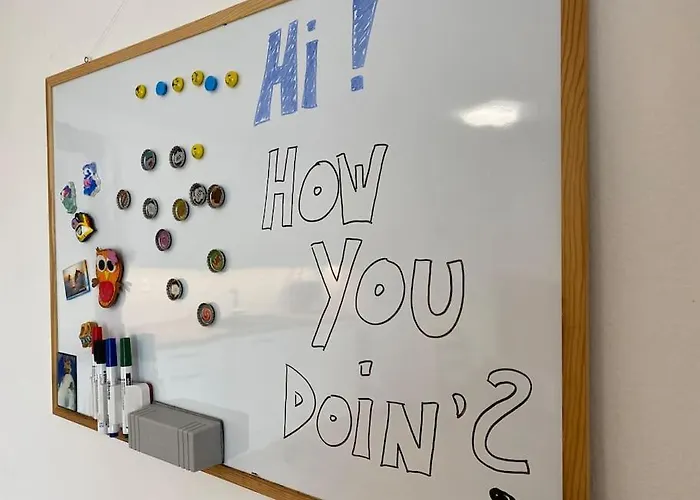 Spacious In A Quiet Neighbourhood + Private Parking Appartement