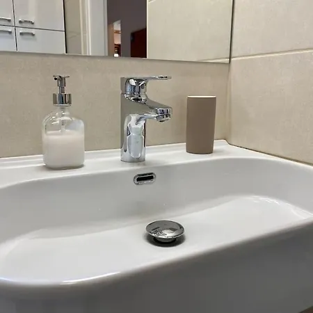Spacious In A Quiet Neighbourhood + Private Parking Apartment Ljubljana